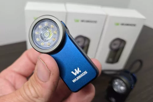  Wurkkos HD03 dobíjecí svítilna, EDC s klipem, 680 lumenů, modrá